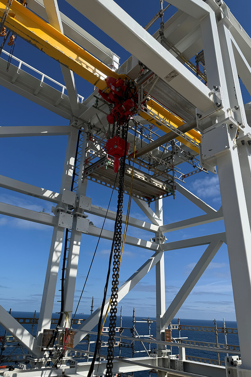rrl-gmc-norway-50-tonne-offshore-air-hoist.jpg